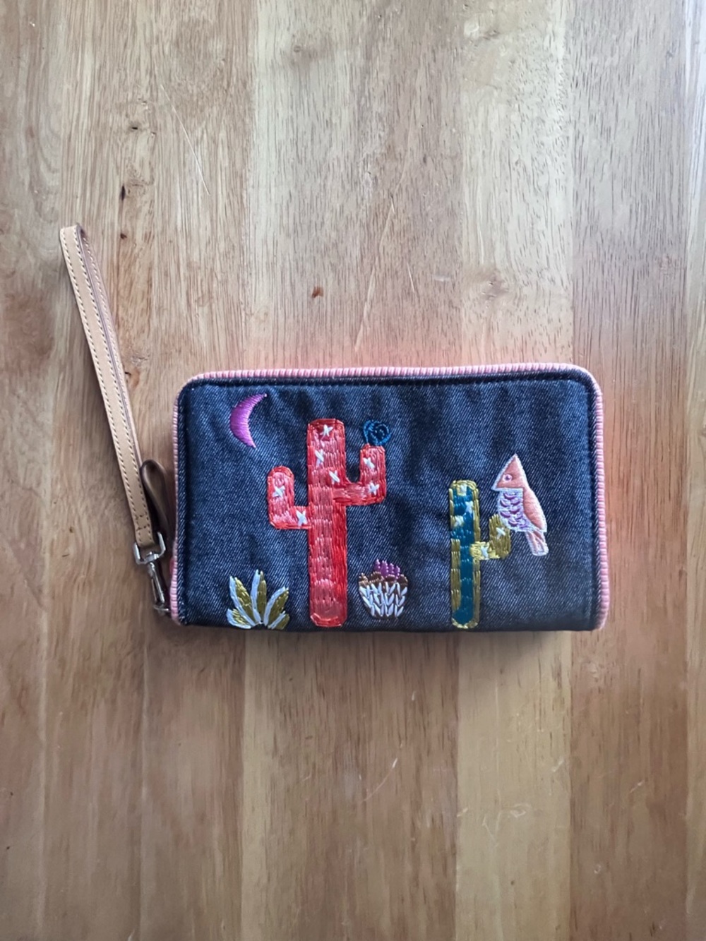 Vera Bradley "Desert Cardinals" RFID Grab & Go Wristlet